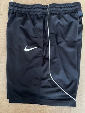 Nike women’s basketball shorts - size M
